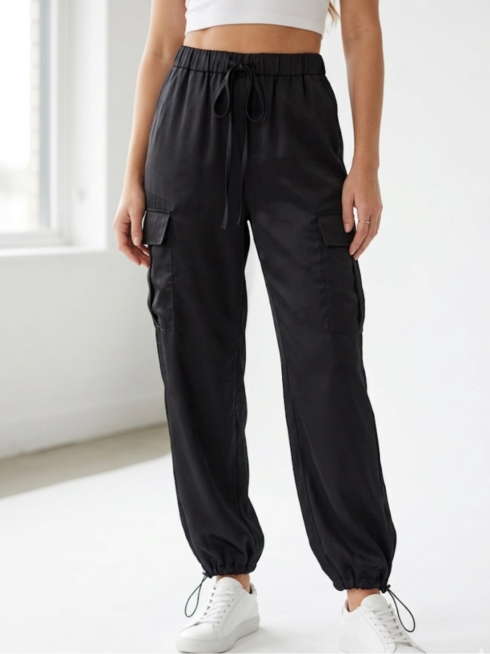 Mable Black Satin Cargo Pants – Size M | Street‑Casual Luxe | Y2K Utility Trend